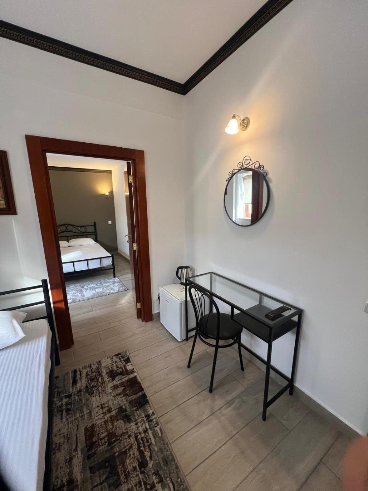 Hotel Reina Βουκουρέστι Εξωτερικό φωτογραφία
