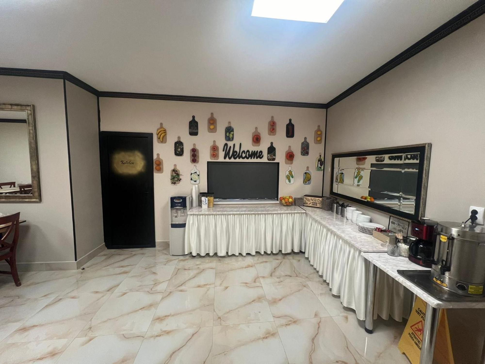 Hotel Reina Βουκουρέστι Εξωτερικό φωτογραφία
