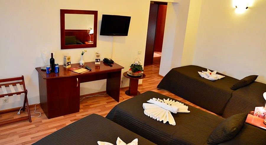 Hotel Reina Βουκουρέστι Εξωτερικό φωτογραφία
