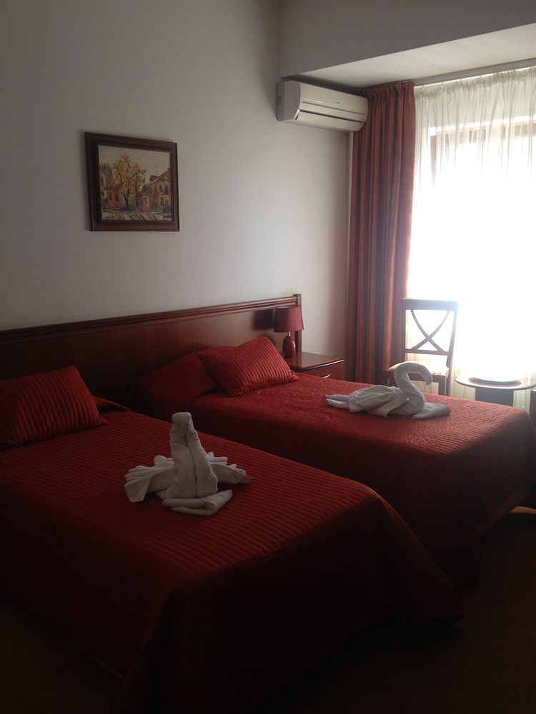 Hotel Reina Βουκουρέστι Εξωτερικό φωτογραφία
