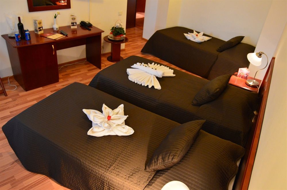 Hotel Reina Βουκουρέστι Εξωτερικό φωτογραφία